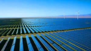 Illustration of the Westlands Solar Park in the San Joaquin Valley, California, highlighting its role as the largest solar power plant in the United States.
