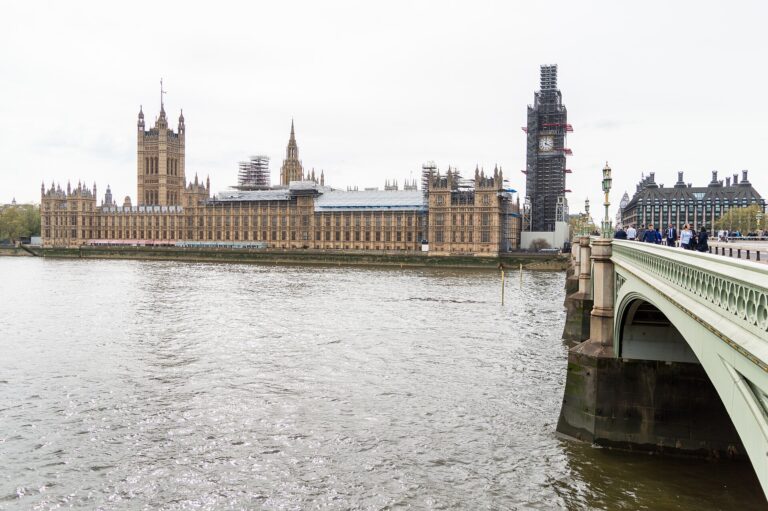 Charlie Maynard quits Lib Dem frontbench as pressure on Davey grows